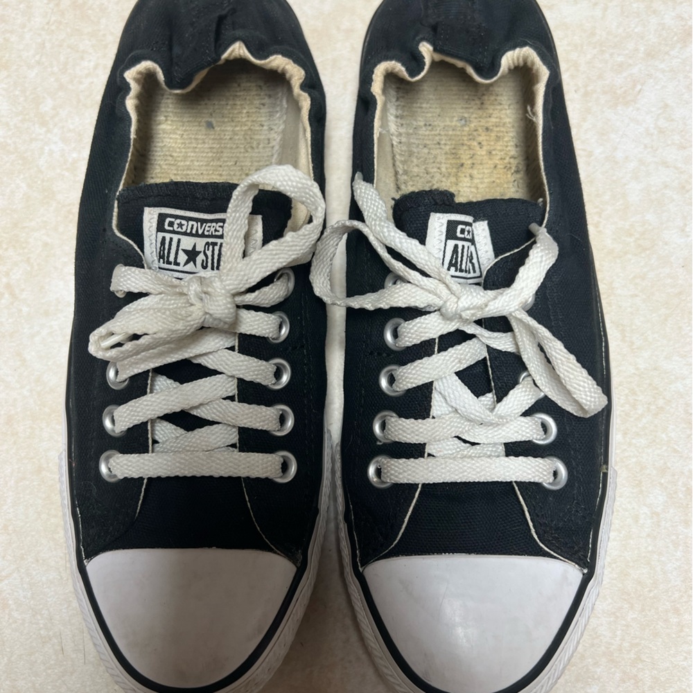 Woman’s Shoreline Converse